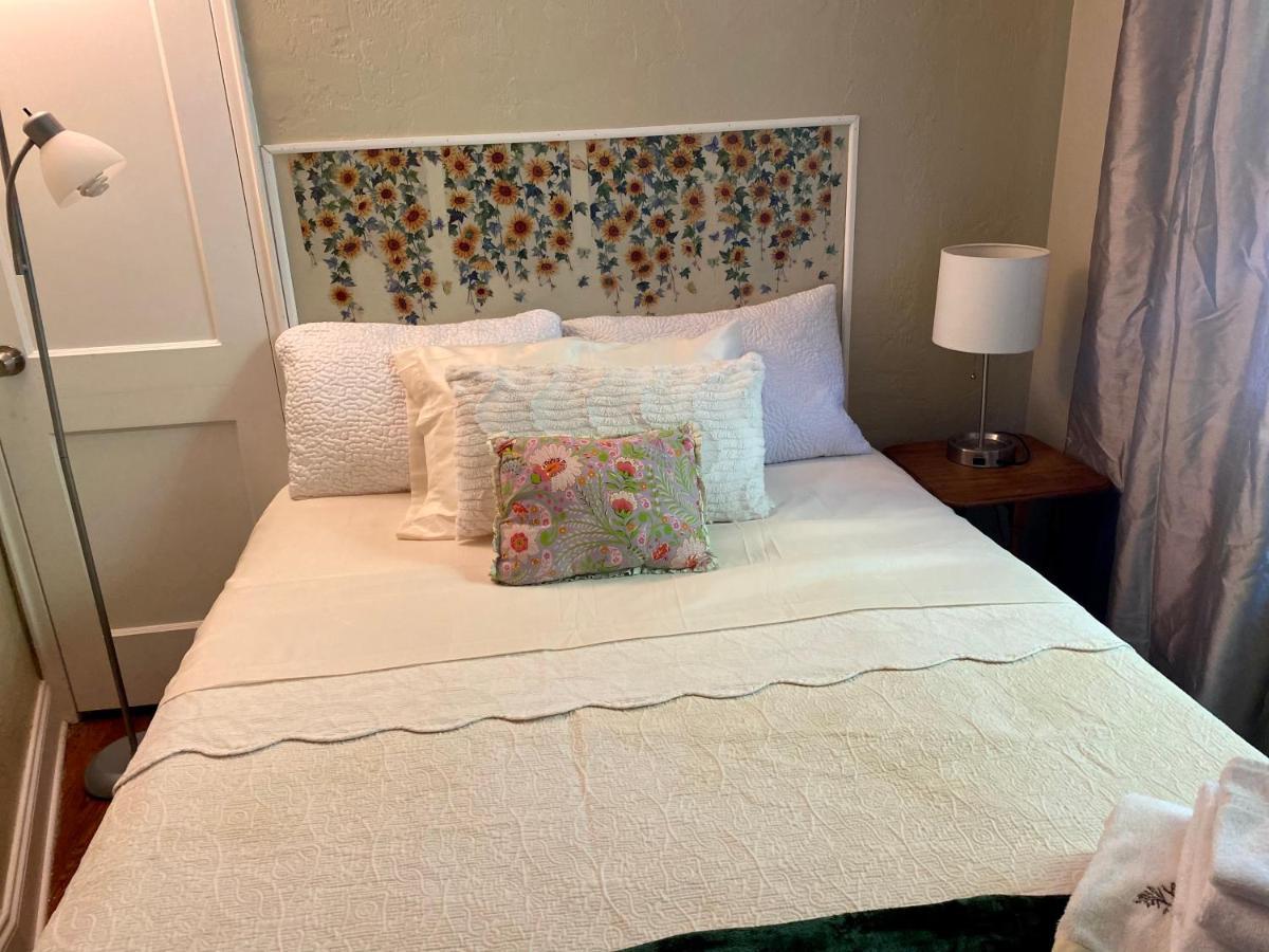 Villa Olivia Guest Rooms Hollywood Exterior photo